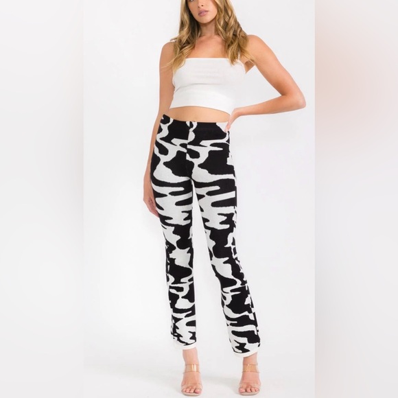 Beavely Pants - Baevely Cow Print Pants Size Small, Elastic Waist, Ankle Flare Pants Black White